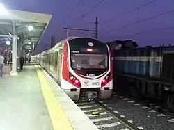 قطار مارمارای در ایستگاه قزل‌چشمه
