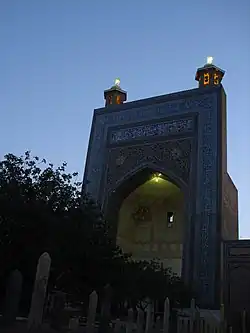 نمای مجموعه در شب