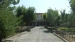 ساختمان مدرسه نالباندیان