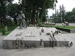 بنای یادبود سوس سارگسیان (استپاناوان)
