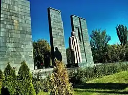 مجسمه میاسنیکیان در ایروان