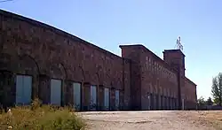 دیوارهای ورزشگاه
