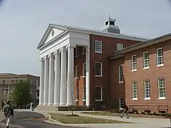دانشگاه میسیسیپی, a.k.a. "Ole Miss".