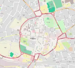 فستیوال تئاتر چیچستر در Chichester city centre واقع شده