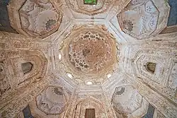 نمایی از سقف