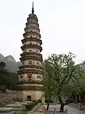 پاگودا در استان شاندونگ با ۵۴ متر ارتفاع ساخته شده در سال ۱۰۶۳ میلادی