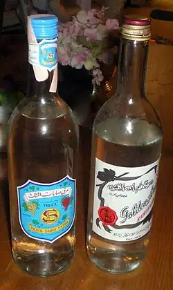 دو بطری عرق ساخت فلسطین