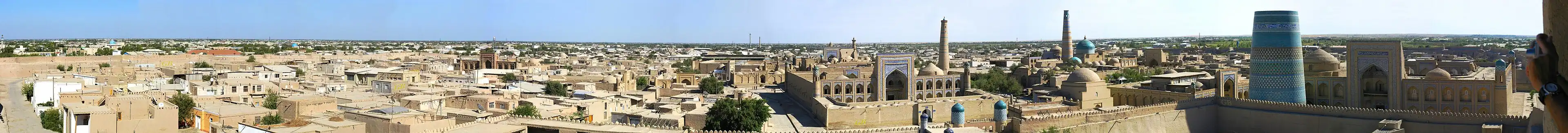 سراسرنمایی از بخش کهن شهر خیوه