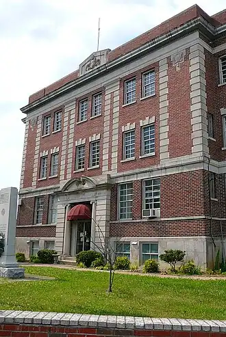 Perry County Courthouse in Linden