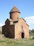 کلیسای کوچکتر در مجاورت کلیسای اصلی.