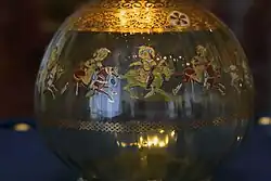 بطری مملوک با چوگان سواران (جزئیات)، ج. ۱۳۰۰