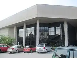 The Richland County Justice Center is located across from کلمبیا، کارولینای جنوبی City Hall.