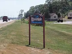 Welcome sign along U.S. 67
.