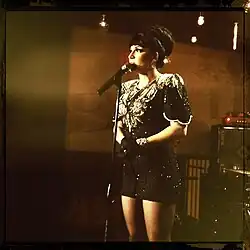 Shoshana Bean performing in Los Angeles, CA (ژوئن ۲۰۱۱)