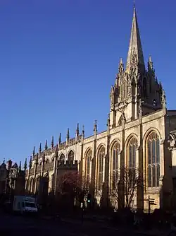 از دیگر بناهای اولیه دانشگاه آکسفورد University Church of St Mary the Virgin است که در سالیان قرن دوازدهم و سیزدهم میلادی ساخته شد.