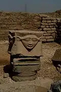 ستون ستاره هاتور، دندره