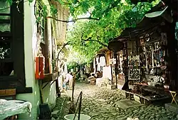 کفاشی قدیمی در زعفران‌بلو
