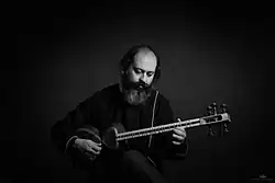 نوازنده تار و سه تار، آهنگساز