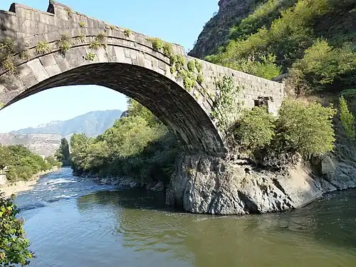 Սանահինի կամուրջ