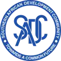نشان 
۴ نام رسمی دیگر:
 Communauté de développement d'Afrique australe&nbsp;&nbsp;(فرانسوی)
   Comunidade para o Desenvolvimento da África Austral&nbsp;&nbsp;(پرتغالی)
   Suider-Afrikaanse Ontwikkelingsgemeenskap&nbsp;&nbsp;(آفریکانس)
   Jumuiya ya Maendeleo ya Nchi za Kusini mwa Afrika&nbsp;&nbsp;(سواحلی)