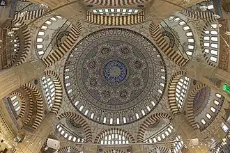 نمای داخلی گنبد مسجد سلیمیه