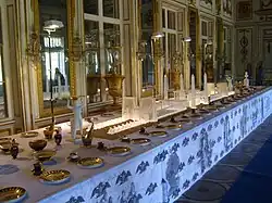 Service of Sèvres porcelain given by Napoleon to الکساندر یکم روسیه in 1807, on display in the Dancing Hall of Kuskovo Palace