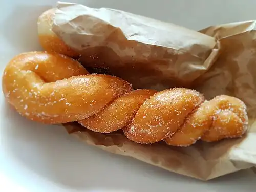 Shakoy (همچنین به عنوان روان - روان شناخته می‌شود)، یک نوع پیراشکی از Visayas است