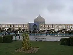مسجد شیخ لطف‌الله و میدان نقش جهان