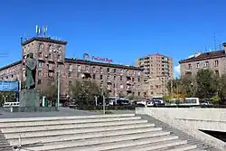 ورودی به ایستگاه متروی میدان گارگین نژده