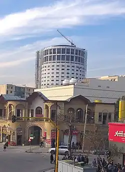 نمای هتل از چهارراه زند