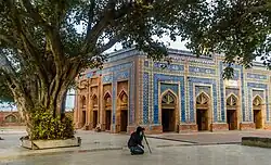 مقبرهٔ جلالالدین سرخپوش