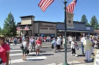 Cascade Avenue in downtown Sisters