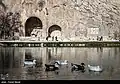 دریاچۀ مقابل طاق‌ها