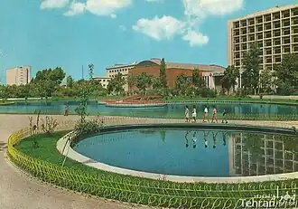 پارک شهر و نمایی از خیابان ورزش