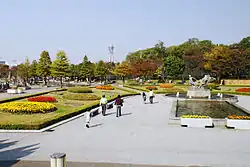 نمایی از ورودی پارک
