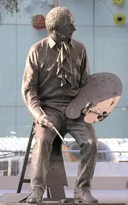 Statue of ترنس کونئو،  ایستگاه واترلو،  لندن.