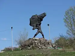 مجسمه دورک آنگق در نور نورک