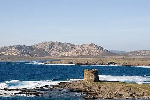جزیره آسینارا با برج آراگونی دلا پلوسا (قرن ۱۶)، ساردنی.