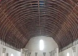 خرپای سقف در ساختمان جانبی صومعه کلونی، فرانسه