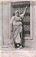 زن تونسی یهودی در دههٔ ۱۹۱۰ میلادی.