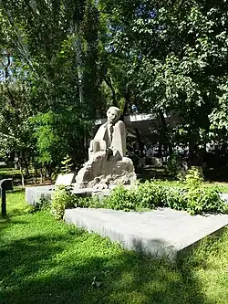 Վահան Տերյանի հուշարձան