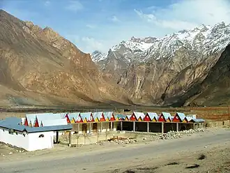پمپ بنزین پنج