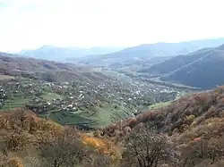 روستای وانک از فراز صومعه گاندزاسار دیده می‌شود
