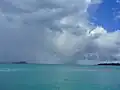 جزیره Apolima (چپ) و Apolima Strait