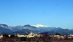 Santa Maria del Camí and Puig de Massanella