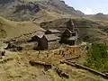 وروتناوانک با دیوار صومعه، باغ صومعه و گورستان قدیمی