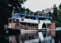 sidewheeler