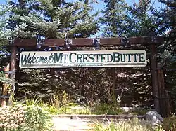 Welcome to Mt. Crested Butte, Colorado, elevation ۹٬۳۷۵ فوت (۲٬۸۵۸ متر).