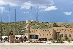 White's City, en route toپارک ملی حفره‌های کارلزبد