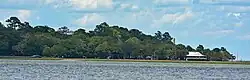 Wilmington Island as seen from اسکیداوی آیلند، جورجیا - Eureka Club-Farr's Point is on the right, which is on the ثبت ملی اماکن تاریخی.